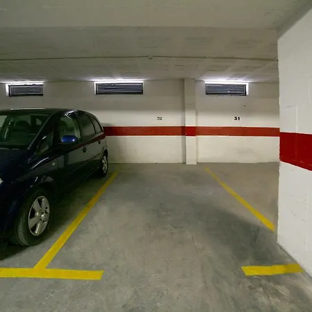 Centrico Apartamento Con Parking Disponible By Bebalmy * Malaga